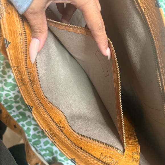 MCM Large Totes - Picture 4 of 4